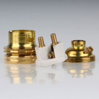 ElekTek Messing-Lampenfassung B22 – 52 Mm Sockel, Mit Schirmring, Made In UK